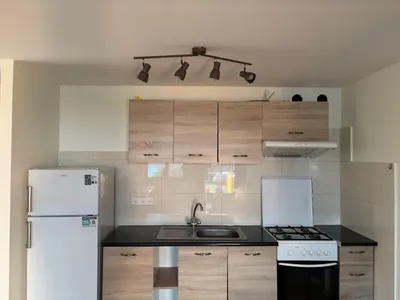 Niezależne mieszkanie / domek 48 m2 BEZ CZYNSZU salon z aneksem kuchennym sypialnia łazienka osobna pralnia // piec gazowy // LSM - miniatura 2