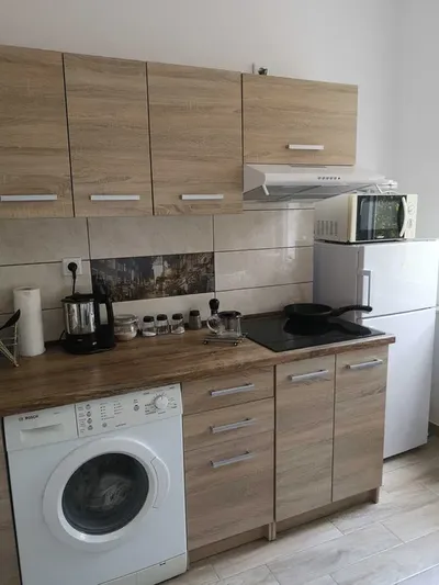Studentce piękny pokój z balkonem blisko uczelnie - miniatura 4