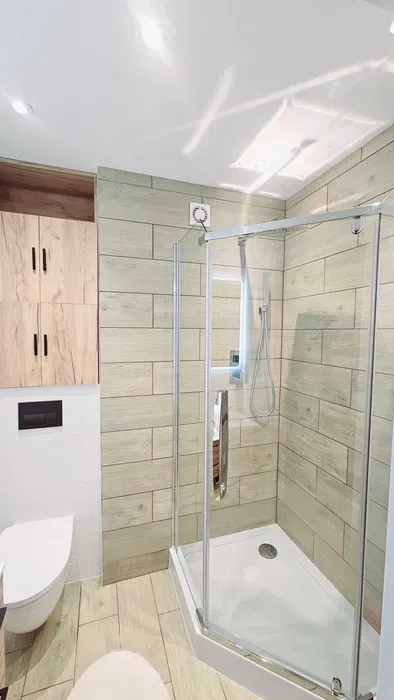 Wynajmę 2-pokojowe mieszkanie 48,64 m² – Bielany, ul. Przy Agorze 18, - metro, Galeria Młociny i tereny zielone są w zasięgu krótkiego spaceru. - miniatura 3