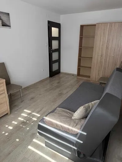 Do wynajęcia pokój jednoosobowy dla studentki, Centrum, Ul. Dolna 3 Maja - miniatura 2