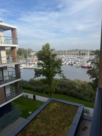 Mieszkanie z widokiem na marinę - Przestrzenna - miniatura 3