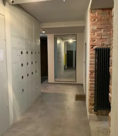 Piękna kawalerka 25 m² w kamienicy – świetlna lokalizacja w Warszawie - miniatura 4
