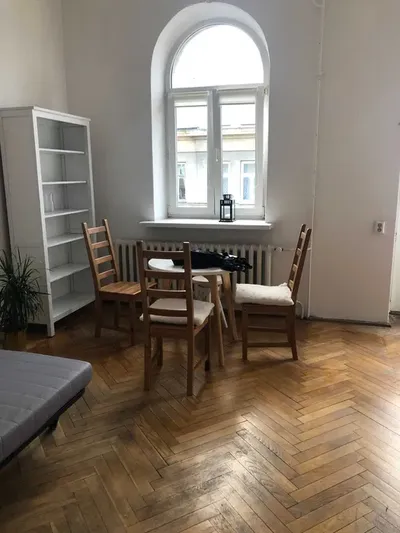 Klimatyczna kawalerka w samym Centrum/róg Wilczej i Poznańskiej/czynsz zawarty w cenie - miniatura 4