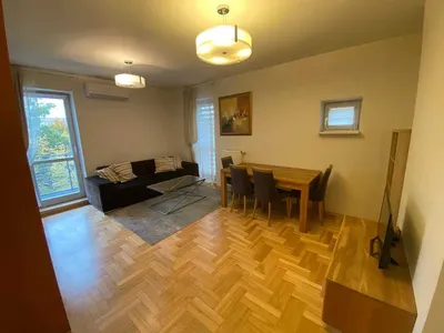 Przytulne, 2-pokojowe mieszkanie z oddzielną kuchnią i dużym balkonem – Praga-Południe, ul. Nizinna 12