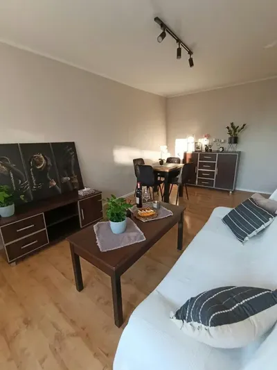 Funkcjonalne 2 pokoje z balkonem na wynajem - Łódź Dąbrowa - miniatura 5