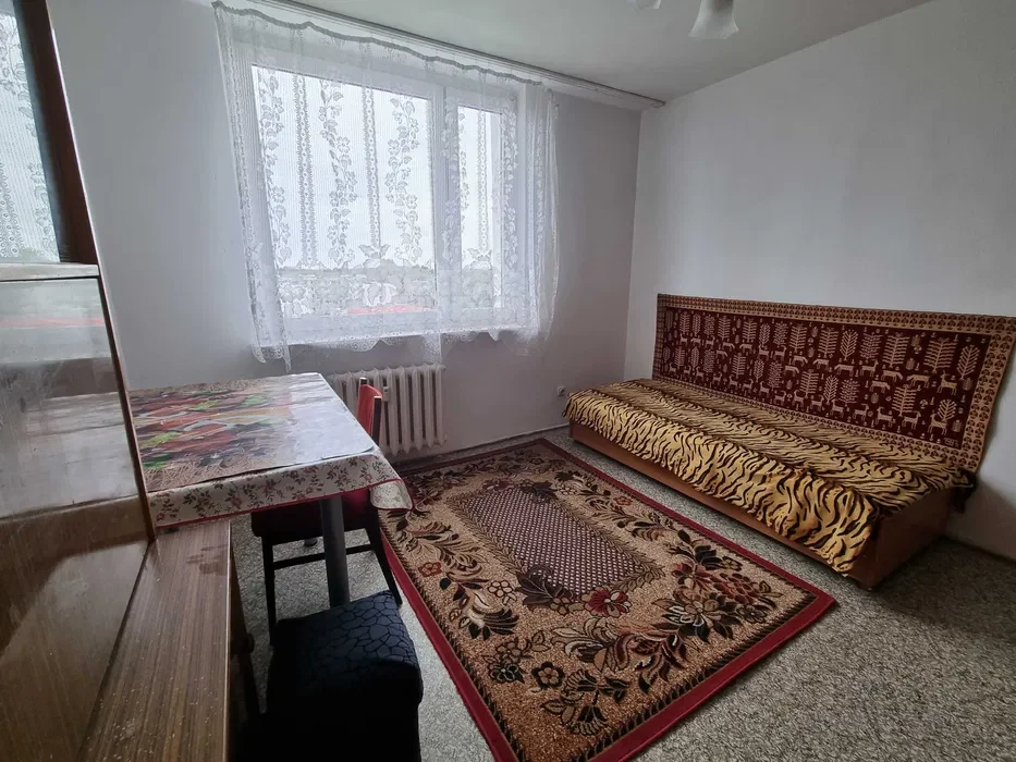 Mieszkanie 2 pokoje samodzielne, bezpośrednio, od 01.11. - 1/8