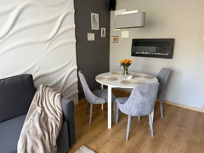 2 pokoje z oddzielną kuchnią i balkonem, 46 m2, osiedle Tysiąclecia w pobliżu przystanku Wiślicka - miniatura 2