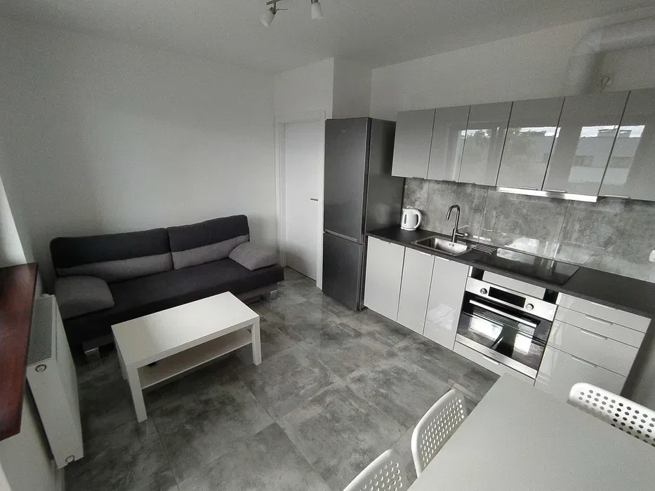 Mieszkanie / apartament, 3 pokoje + salon + łazienka z wc + toaleta, przy ul. Kusocińskiego, blisko ul. Narutowicza - 1/8