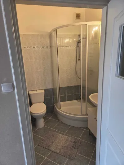 Duża kawalerka 36m² z osobną kuchnią, balkonem i klimatyzacją - Sielawy 4 Naramowice - bezposrednio - miniatura 3