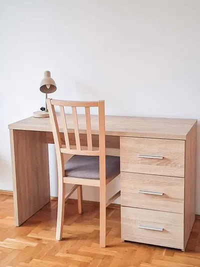 Duży jasny pokój z balkonem - miniatura 3
