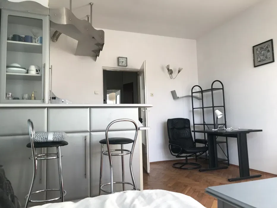 Kawalerka, Stare Miasto, ul. Wielopole - 1/8