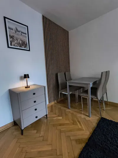 Przytulne mieszkanie na Powiślu, 2 pokoje, osobna kuchnia - miniatura 3