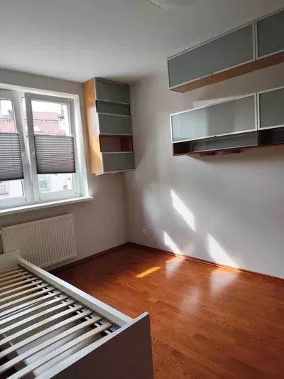 Mieszkanie bezpośrednio do wynajęcia, po remoncie, jasne 60 m2, 3 pokoje, klimatyzacja, przy tramwaju - Kuźnicy Kołłątajowskiej - miniatura 5