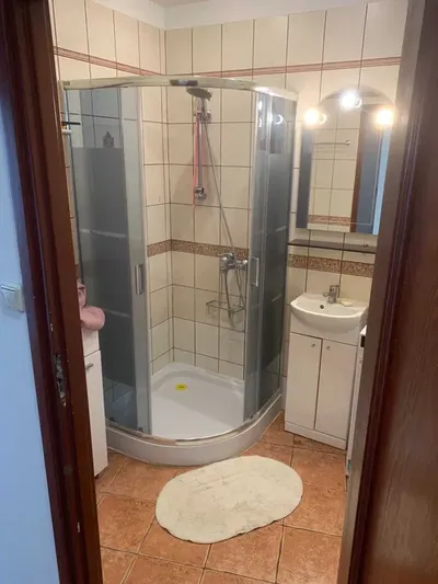 Pokój jednoosobowy w dwupokojowym mieszkaniu - świeżo po remoncie. - miniatura 3