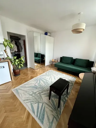 Urocza kawalerka przy Hali Mirowskiej - miniatura 2