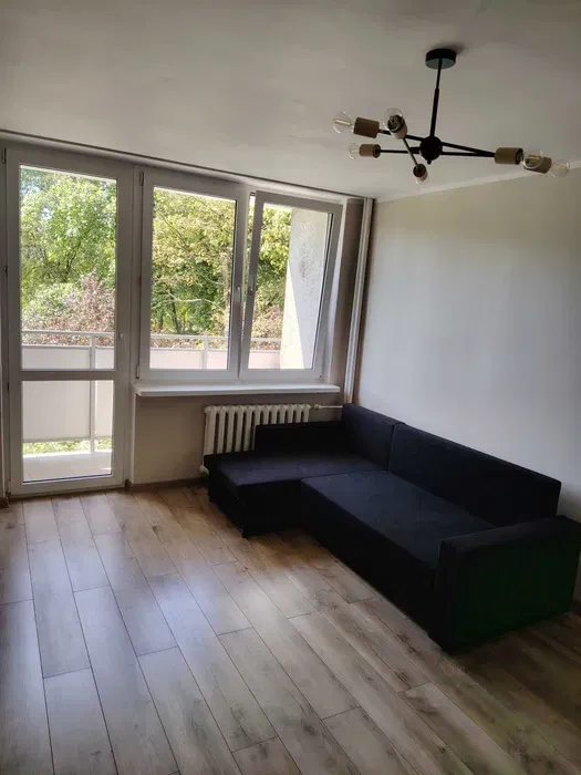 Wynajmę mieszkanie na Targówku (Bródno) /BLISKO METRA/ODŚWIEŻONE - 1/8