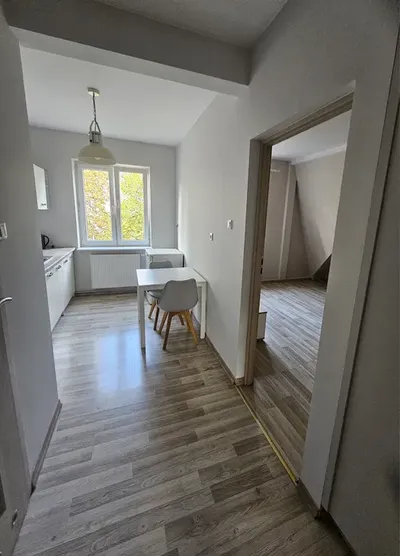 Umeblowana kawalerka na Wildzie w promocyjnej cenie! - miniatura 5