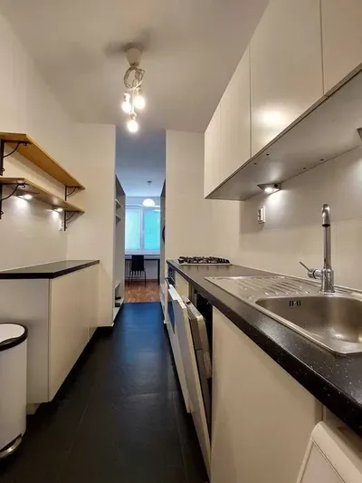 37m2 UL. FR. NULLO, GRZEGÓRZKI w okolicy Ronda Mogilskiego i Grzegórzeckiego - miniatura 4
