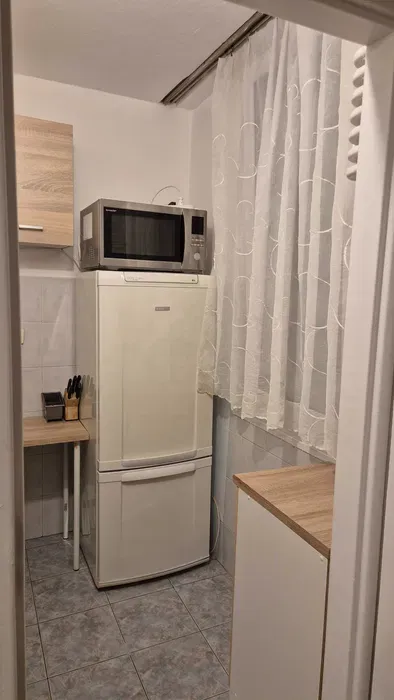Cicha i czysta kawalerka z widną kuchnią – ul. Śniardwy / Służewiec (obok Mordoru) - miniatura 3