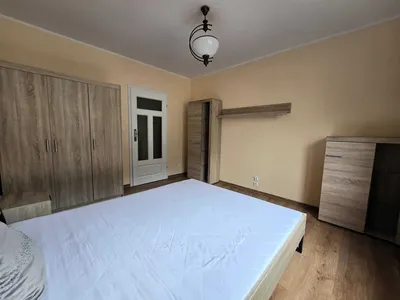 RAKOWIECKA, 70 m2, 3 pokoje + osobna kuchnia, garaż, komórka, NISKIE ŁĄKI - miniatura 4