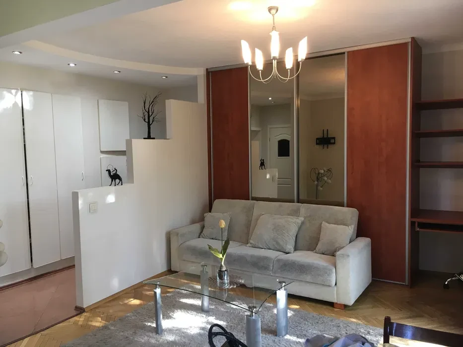 2 pokojowe w ścisłym centrum z 2 miejscami postojowymi - 1/6
