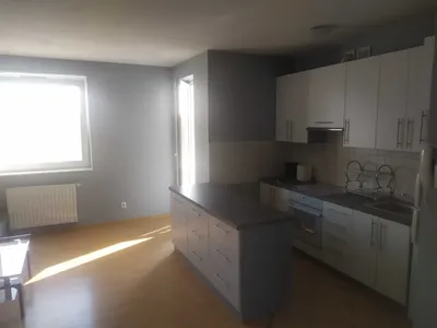 Wynajmę kawalerkę (32 m2) na osiedlu Baranówka IV (ul. Raginisa 31) +piwnica - miniatura 3