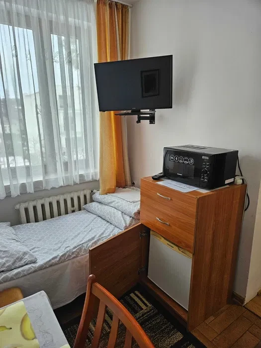 Pokoje z łazienkami i mnikawalerki - 1/8
