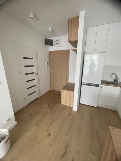 Wynajmę 2 pokojowe mieszkanie z aneksem kuchennym i dużym balkonem w Białymstoku ul. Sienkiewicza 55 b ścisłe centrum. - miniatura 4