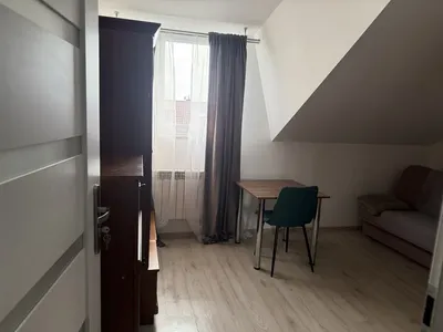 Pokój w domu jednorodzinnym - miniatura 3