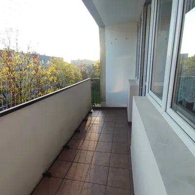 Słoneczne mieszkanie 56m2 z 3 niezależnymi pokojami, osobną kuchnią i balkonem - miniatura 5