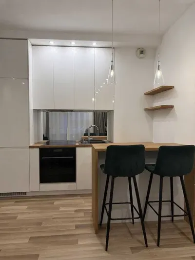 2-pokojowa kawalerka 31 m² z osobną sypialnią i miejscem w garażu – Rembielińska, 3 min od metra Bródno! - miniatura 2