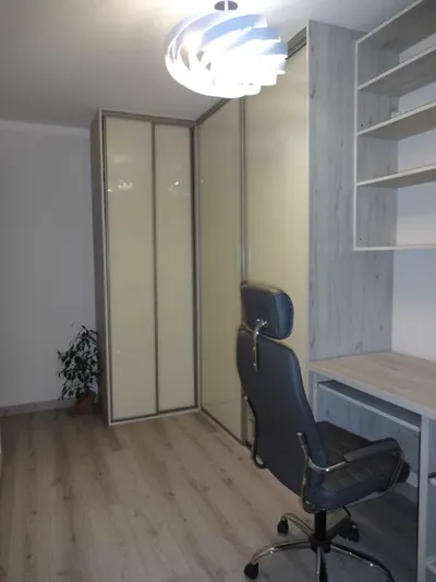 Mieszkanie 3-pok, Kraków ul. Wrocławska, centrum, miejsce postojowe - miniatura 4