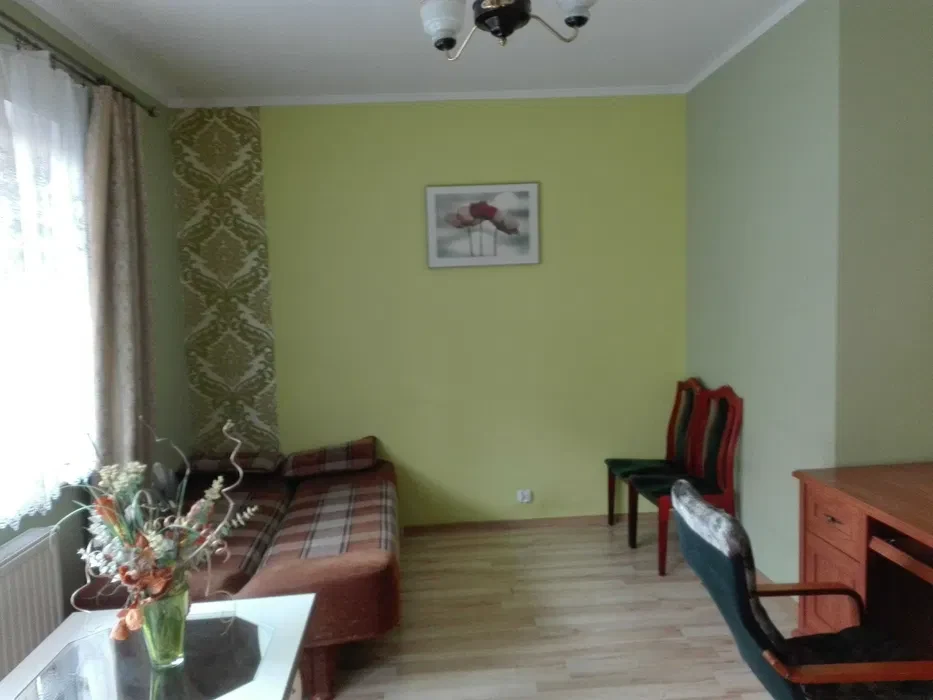 WYNAJMĘ duży, słoneczny pokój w mieszkaniu na ALEI JANA PAWŁA II w Krakowie - 1/2