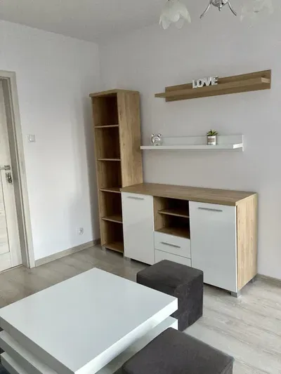 Pokój jednoosobowy lub dla pary z balkonem - PADEREWSKIEGO 1B (przy Rejtana) - miniatura 3