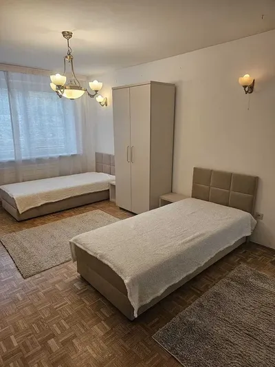 Miejsca w pokojach współdzielonych w willi – Warszawa, Ochota Południe - miniatura 2