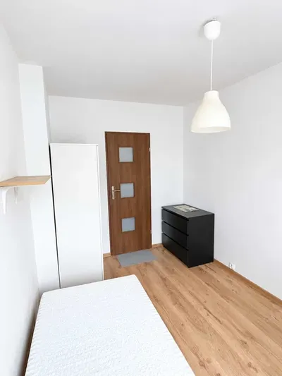 Pokój Morena ul. Amundsena 830zł – od Października - miniatura 4