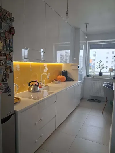 3-pokojowe Tysiąclecia z piwnicą i garażem - miniatura 2