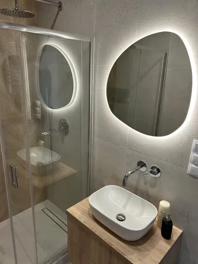 Nowa, jasna kawalerka 29m² | Widok na Farę | Klimatyzacja | 5 min do Rynku - miniatura 5