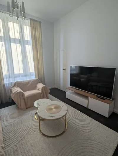 Luksusowy apartament 60m² w sercu Bydgoszczy - 2 pokoje, wyjątkowy styl, wynajem dlugoterminowy - miniatura 2