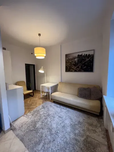 Kawalerka w Scislym Centrum Warszawy - miniatura 3