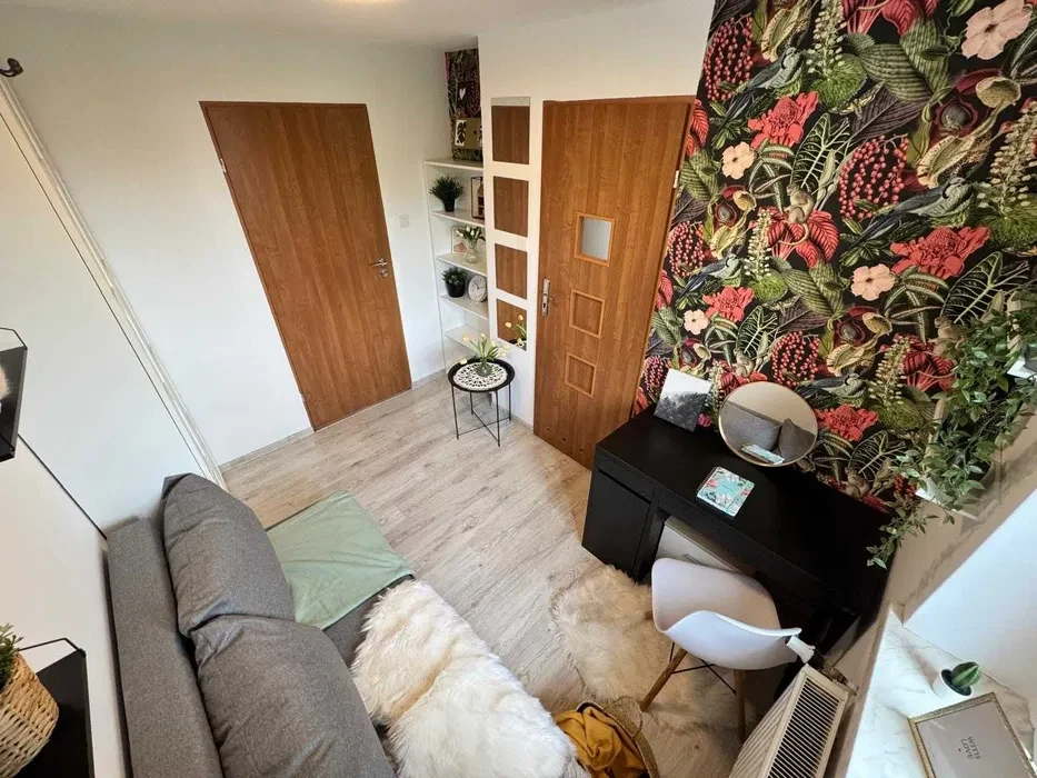 REZERWACJA - Klimatyczne studio na wynajem w centrum Katowic – blisko uczelni, spokojna okolica - 1/13