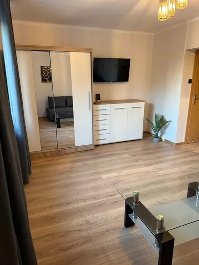 Kawalerka 25 m² obok silesia city center - miniatura 2