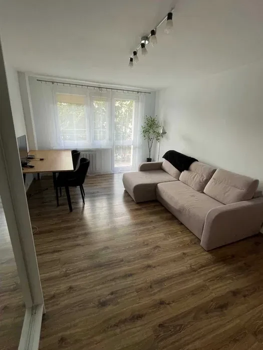 Kawalerka dla studenta/studentki, singiel lub para, bez pośredników - 1/8