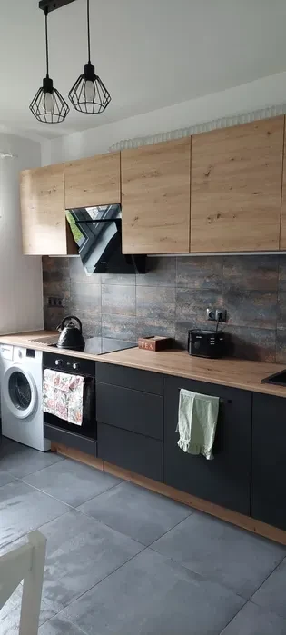 Komfortowe mieszkanie 45 m² z ogrodem – Warszawa Włochy | 2 pokoje | w pełni wyposażone - 1/8