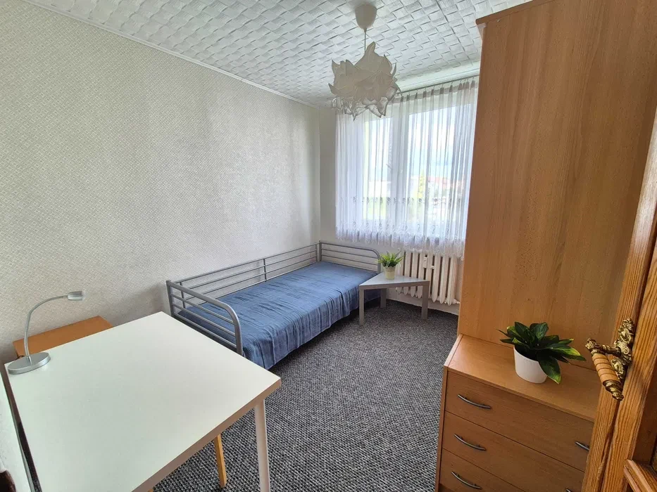 Pokój jednoosobowy 9 m2 (w mieszkaniu 3-pokojowym) - 1/5