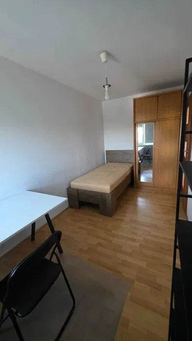Pokój na wynajem, ul. Romantyczna (blisko politechnika lubelska, UP oraz UMCS i KUL) - 1/2