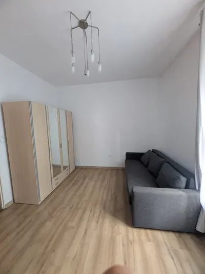 Pokój 18m2 wraz z wspólna łazienką i kuchnią na Wildzie - miniatura 2