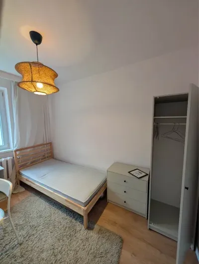 Wynajmę pokój – Gdynia, przy Akademii Morskiej 1300zl - miniatura 2