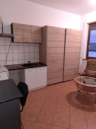 Kawalerka bezczynszowa z aneksem kuchennym i łazienką. Wolne. Okazja . - miniatura 4