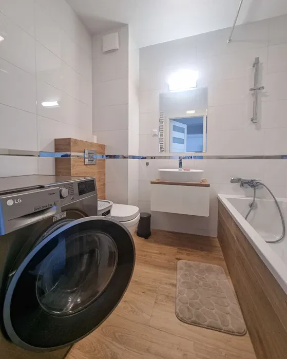 Wynajmę 44m² - wyposażone - Winda - Parking - Komórka - Ostatnie piętro i ładny widok - Bojary - ul. Łąkowa - 1/8